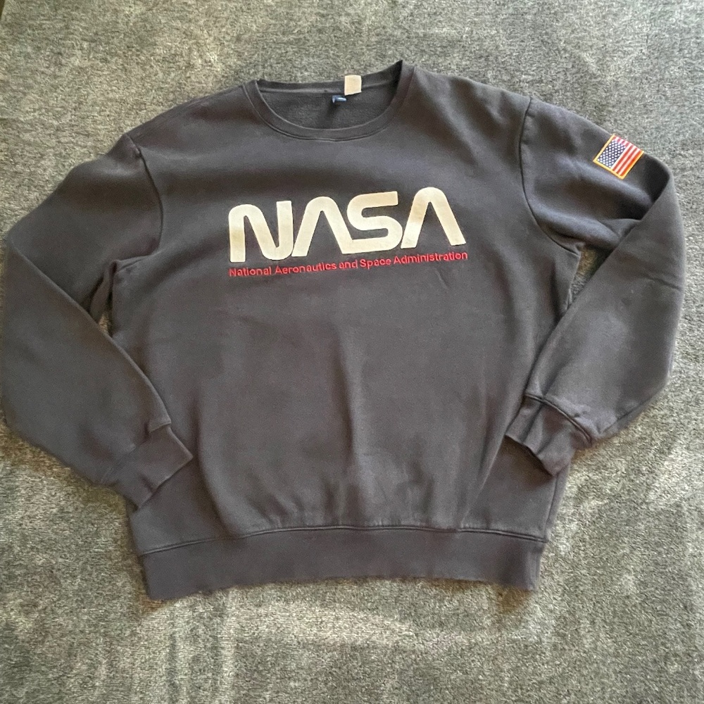 Sweatshirt